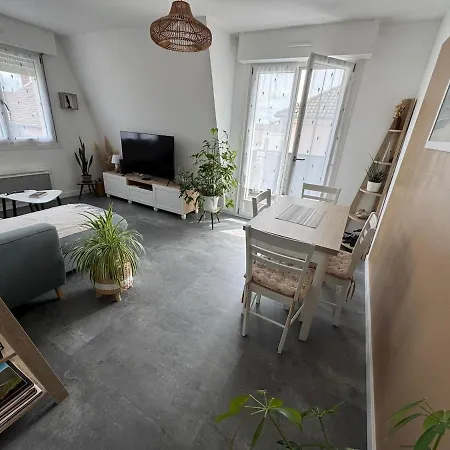 Apartament - - Proche Gare - Parking - Confort - Moderne